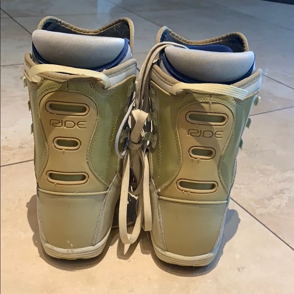 RIDE snowboarding boots sz women’s 6. - Picture 3 of 6